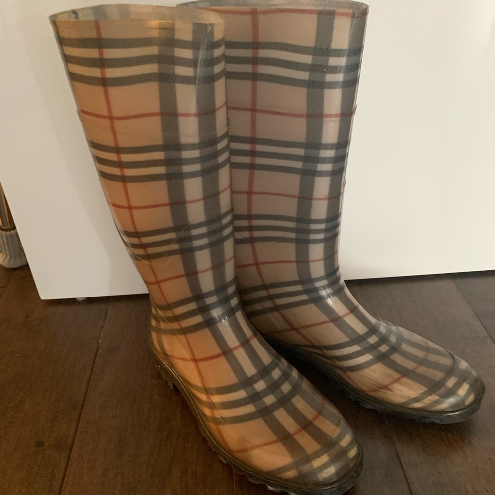 Burberry Rain Boots Size 10